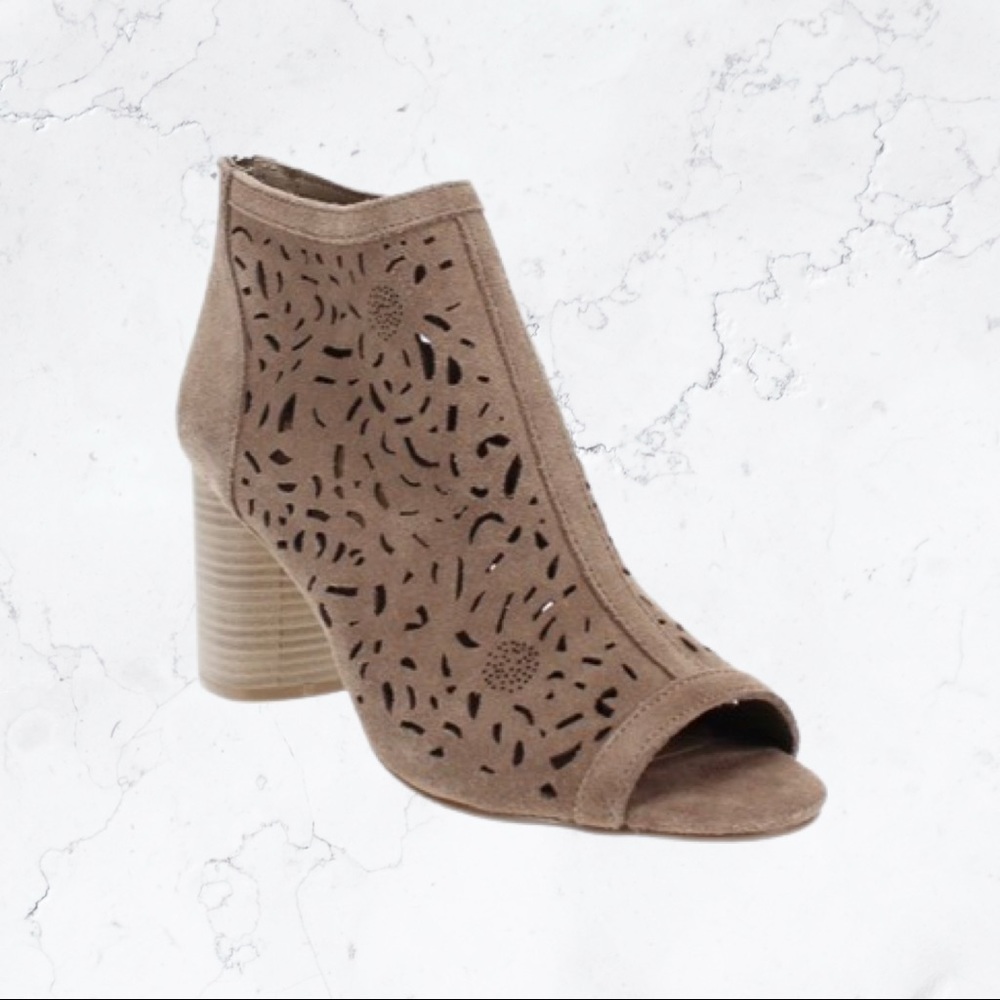 NIB American Rag Glia Block Heel Ankle Booties